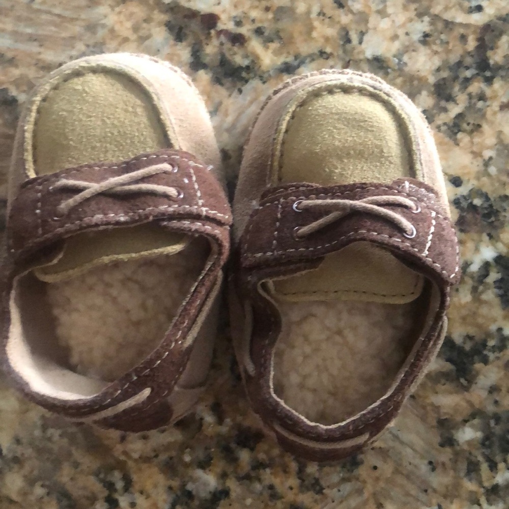Baby ugg slippers size 2/3